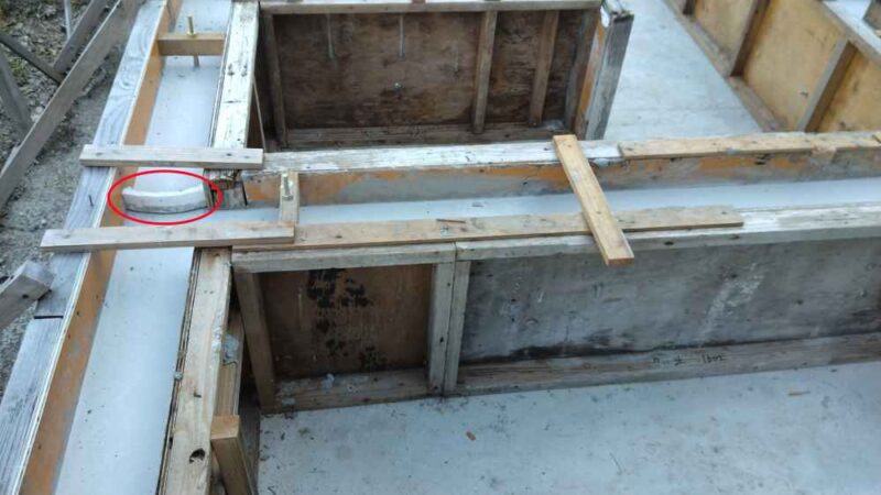 発泡スチロールでつくった塞き