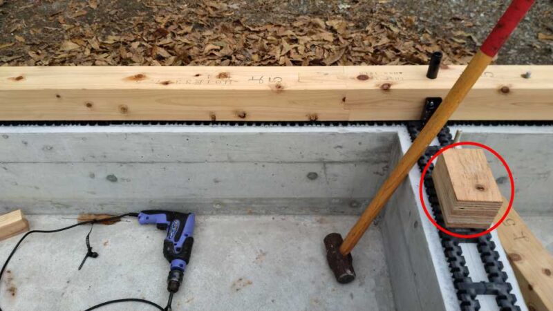 土台の鎌継ぎ部分を繋いだところ