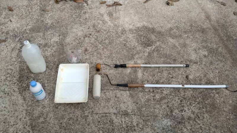 防蟻剤ミケブロックを希釈して塗る準備