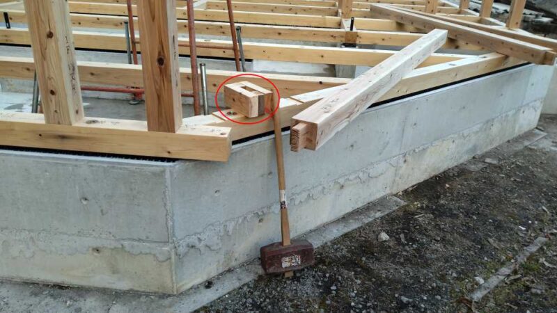 ほぞを痛めないように作った当て木の写真