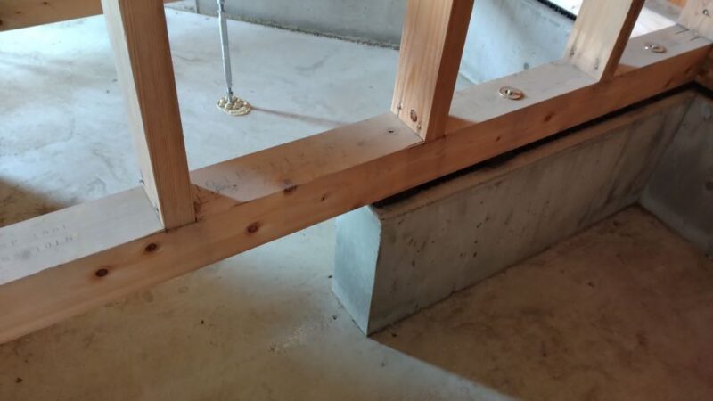 土台と間柱の写真