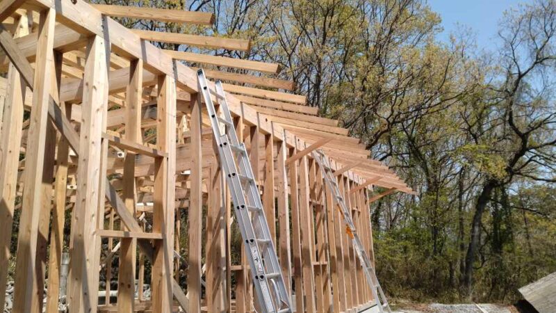 DIYで行った切妻屋根部分の垂木架けその2